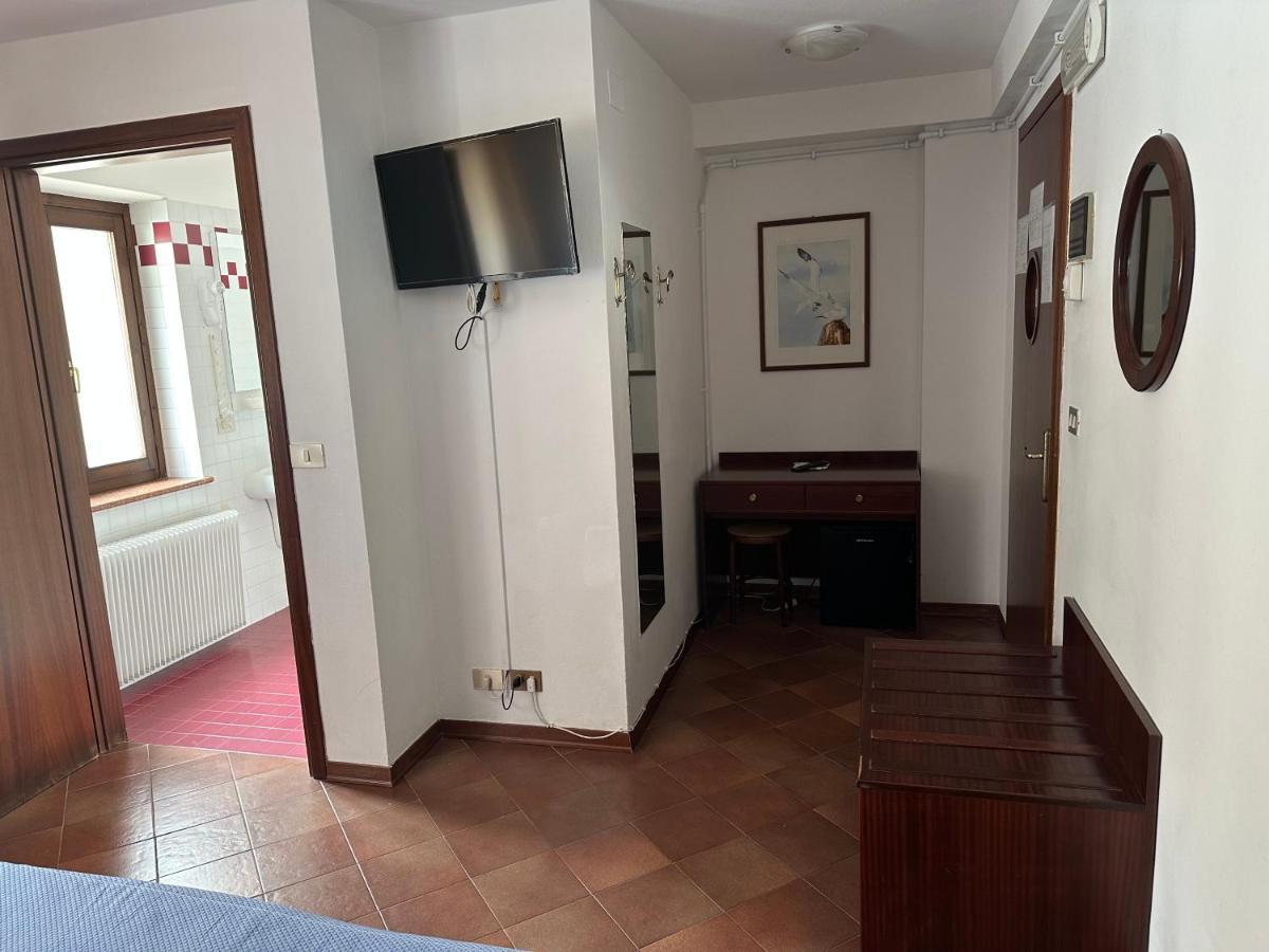 Hotel Alla Citta Di Trieste Градо Экстерьер фото